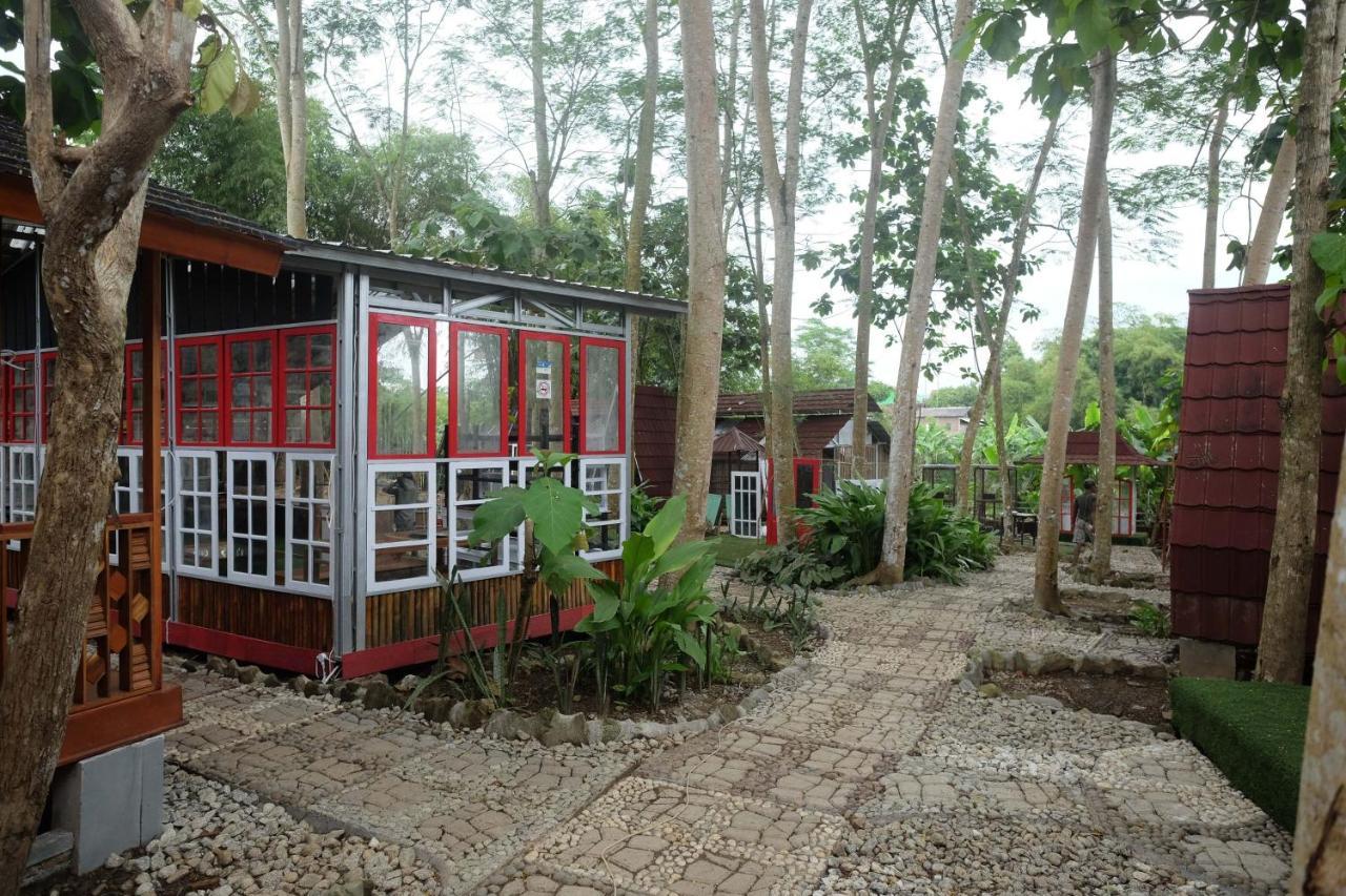 Urbanview Villa Lukulo Kebumen By Reddoorz Exteriér fotografie