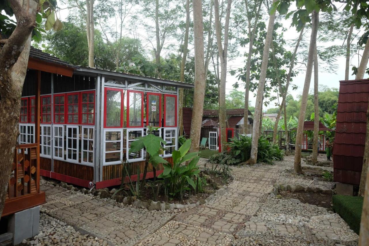 Urbanview Villa Lukulo Kebumen By Reddoorz Exteriér fotografie
